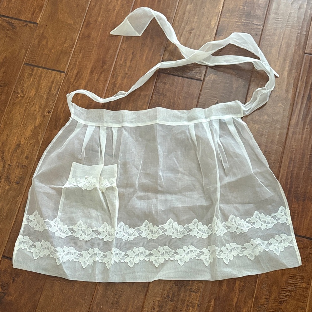 White Lace-Trim Vintage Half Apron